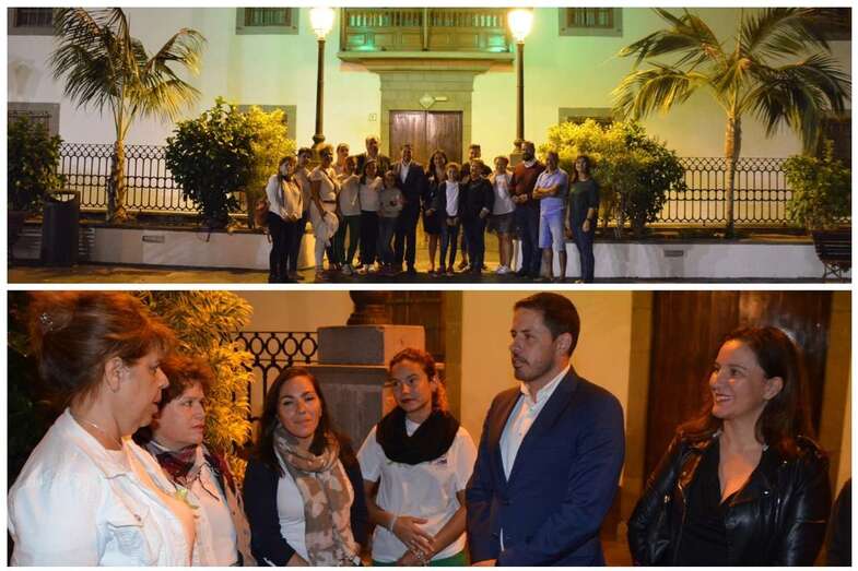 Las Casas Consistoriales iluminadas de verde (Foto TA)